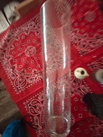 Vaas hoog beschikbaar voor biedingen