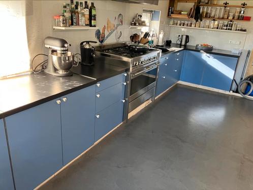 Te koop mooie goede keuken, Huis en Inrichting, Keuken | Complete keukens, Gebruikt, Hoekkeuken, Blauw, Hout, Hoogglans of Gelakt