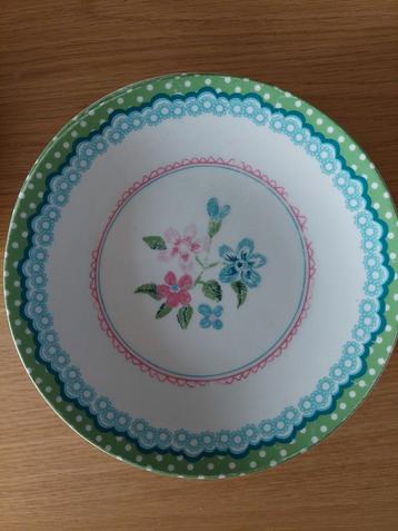 lief borden servies beschikbaar voor biedingen