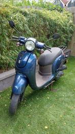 Donderblauwe BTC - Milano  scooter, Ophalen, Maximaal 45 km/u, BTC-Milano, Zo goed als nieuw