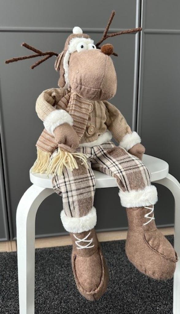 Kerst / Winter Zittend Rendier MOET SNEL WEG, Diversen, Kerst, Zo goed als nieuw, Ophalen of Verzenden