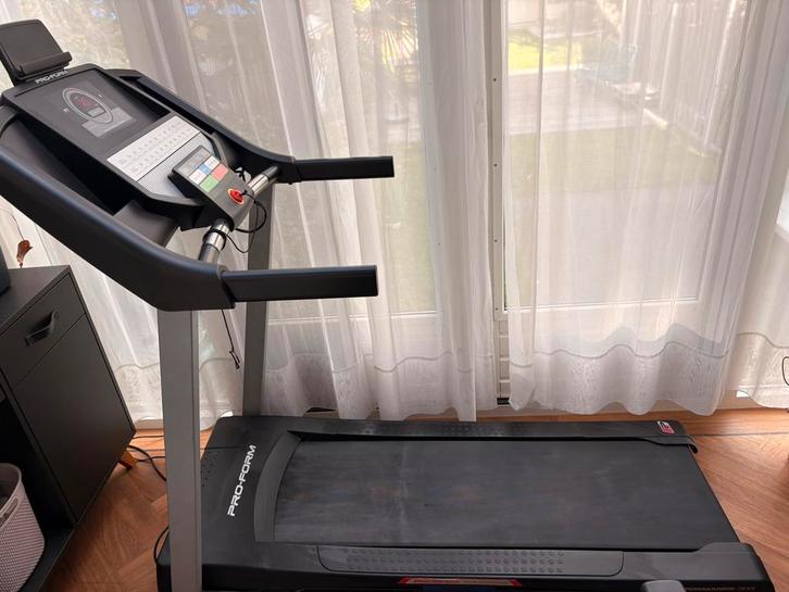 Loopband Performance 300i 16 trainingsprogramma’s, Sport en Fitness, Fitnessapparatuur, Gebruikt, Loopband, Ophalen