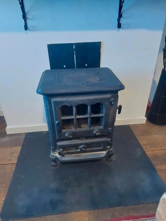 2 mooie laxevaags houtkachels., Huis en Inrichting, Kachels, Zo goed als nieuw, Houtkachel, Hout, Ophalen of Verzenden