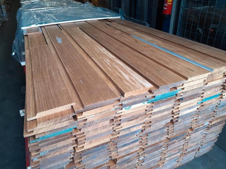 Partij 115m2 - 250 stuks Thermo Frake gevelbekleding 18x135, Tuin en Terras, Palen, Balken en Planken, Planken, 250 cm of meer