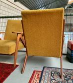 Set van 2 houten fauteuils met gele stof - vintage retro, Minder dan 75 cm, Gebruikt, Vintage, Hout