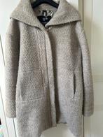 jas met capuchon, Maat 38/40 (M), Beige, Ophalen of Verzenden, Gedragen