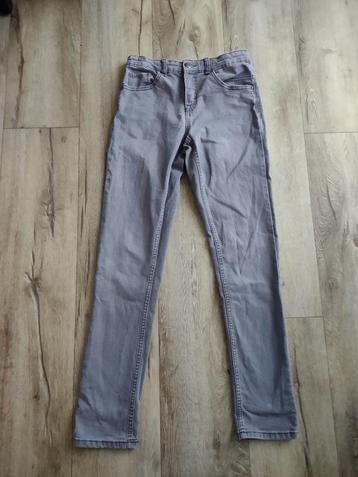 Prachtige grijze spijkerbroek van Hema, My regular fit, 158. beschikbaar voor biedingen