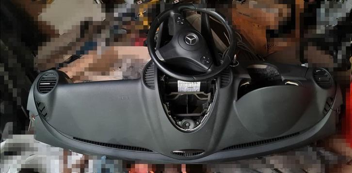 SLK 200 R171 dashboard inkl. stuur en airbags, Auto-onderdelen, Carrosserie en Plaatwerk, Bumper, Mercedes-Benz, Voor, Gebruikt