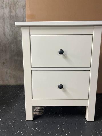 Hemnes Nachtkastje - Ikea Klassieker! beschikbaar voor biedingen