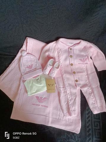 Baby kleding New born baby Armani setjes
 beschikbaar voor biedingen