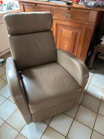 Comfortabele Relaxstoel beschikbaar voor biedingen