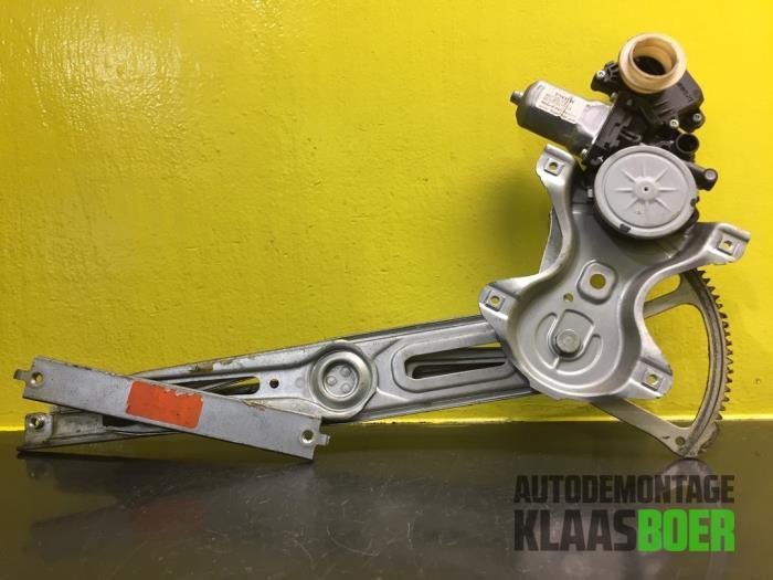 Ruitmechaniek 2Deurs links-voor van een Toyota Yaris, Auto-onderdelen, Ruiten en Toebehoren, Toyota, Gebruikt, 6 maanden garantie