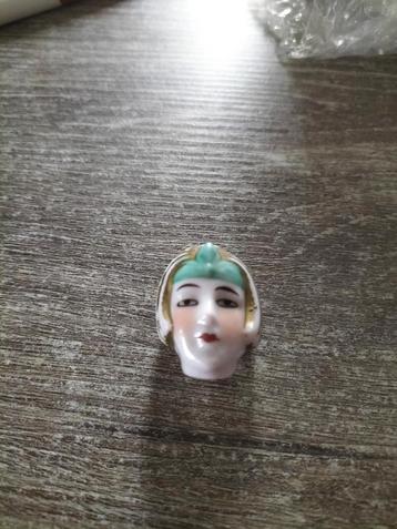 Zeldzame porseleinen half doll hoofdje. beschikbaar voor biedingen