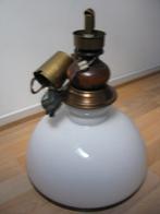 Kamer hanglamp met trekpedaal,en de kap is van melkwit glas, Huis en Inrichting, Lampen | Hanglampen, Ophalen, Zo goed als nieuw
