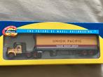Athearn USA, Mack truck “Union Pacific” collectors item US, Locomotief, Bachmann, Gelijkstroom of Wisselstroom, Nieuw
