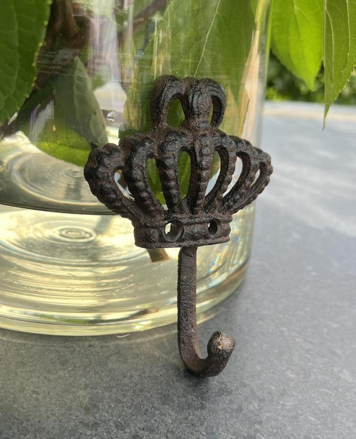 Kapstokhaak Kroon, Gietijzer, Robuust, Stoer, Sierlijk, Huis en Inrichting, Woonaccessoires | Kapstokken, Nieuw, Wandkapstok, Minder dan 100 cm