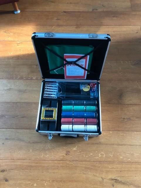 300-delige Pokerset in Aluminium koffer, Hobby en Vrije tijd, Gezelschapsspellen | Kaartspellen, Zo goed als nieuw, Drie of vier spelers