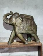 Oude antiek vintage houten olifant laagje metaal koper patin, N, Ophalen of Verzenden, N, N