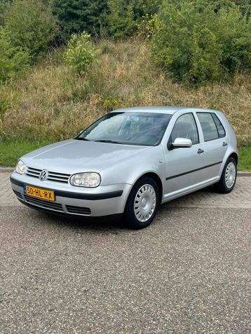 Volkswagen Golf 1.6 75KW AUT 2001 Grijs beschikbaar voor biedingen