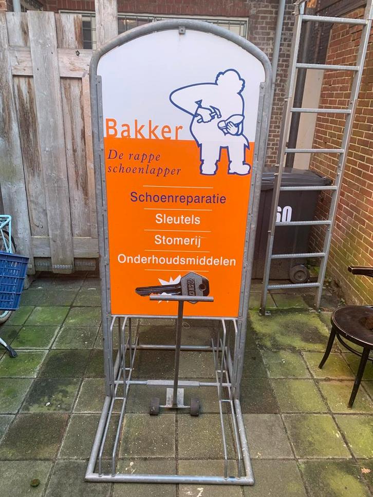 Verrijdbaar fietsenrek met reclamebord, Fietsen en Brommers, Fietsaccessoires | Fietsenrekken, Zo goed als nieuw, Ophalen