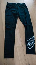 Nike sportlegging maat 137 / 146, Meisje, Sport- of Zwemkleding, Ophalen of Verzenden, Zo goed als nieuw