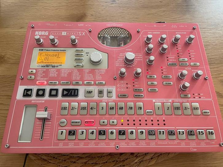 Korg Electribe ESX SD kaart versie, Muziek en Instrumenten, Synthesizers, Zo goed als nieuw, Overige aantallen, Korg, Ophalen