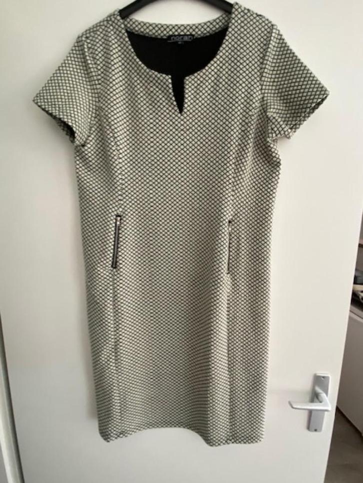 Jurk, maat 42, merk Norah, Kleding | Dames, Jurken, Zo goed als nieuw, Maat 42/44 (L), Groen, Knielengte, Ophalen of Verzenden