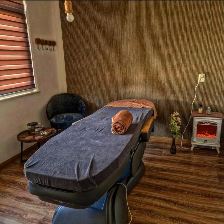 Massage Therapy & deep tissue  60 euro, Diensten en Vakmensen, Welzijn | Masseurs en Massagesalons