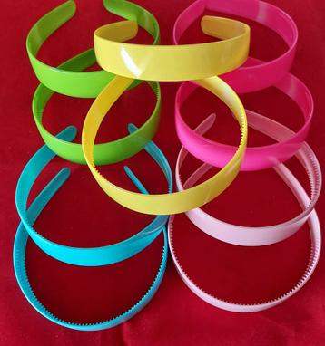 10 Diademen in 5 verschillende mooie pastelkleuren  beschikbaar voor biedingen