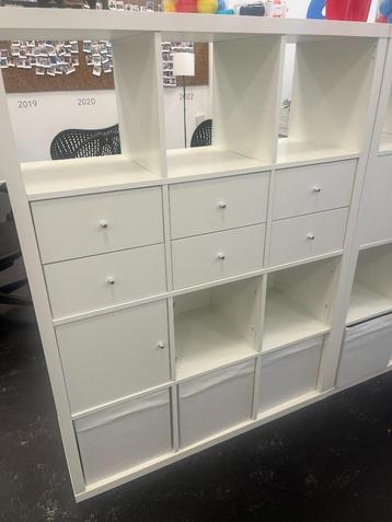 Gratis: 3 IKEA KALLAX kasten wit beschikbaar voor biedingen