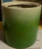 Groen met creme-kleurige bloempot; ronde bloemenpot, Tuin en Terras, Bloempotten, Rond, Binnen, Ophalen of Verzenden, Zo goed als nieuw