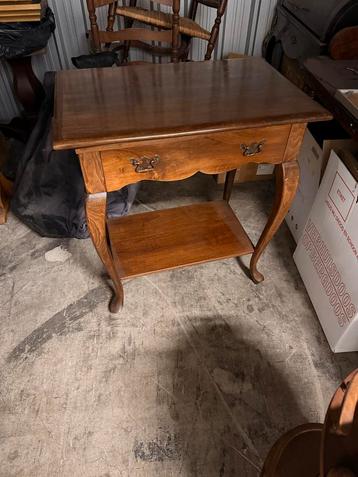 Vintage Houten Bijzettafel met Lade en Plankje beschikbaar voor biedingen