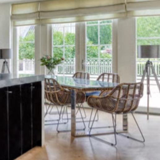 Stijlvolle Rofra eettafel,  geleefd  hout, glasplaat 225x105, Ophalen, 100 tot 150 cm, 200 cm of meer, Vijf personen of meer