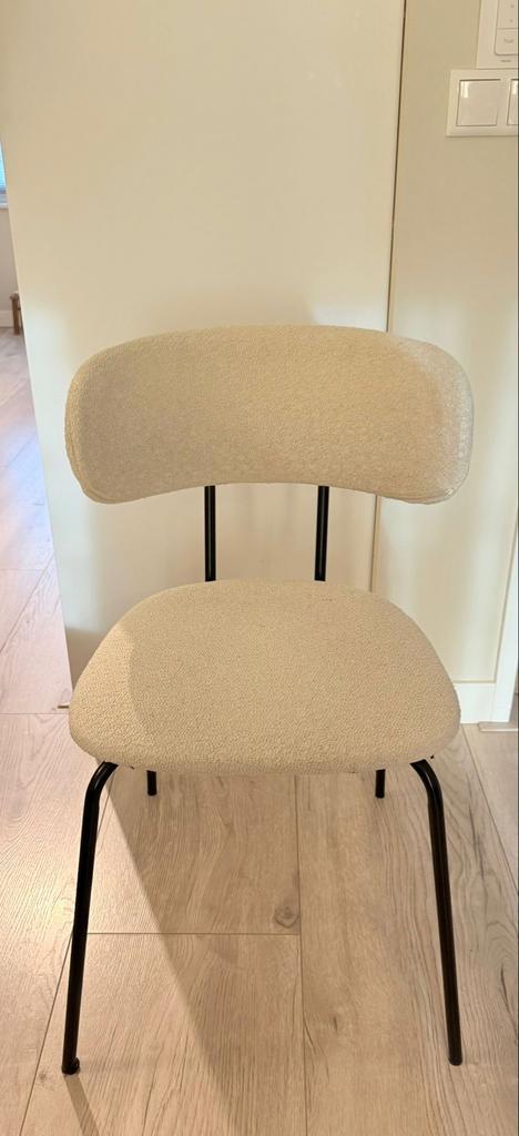 4 Eetkamerstoelen met Teddy Stof - Comfortabel en Stijlvol, Huis en Inrichting, Stoelen, Zo goed als nieuw, Eén, Stof, Wit, Ophalen