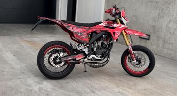 Vent derapage 50 - am6 50cc. nieuwstaat. super netjes. beschikbaar voor biedingen