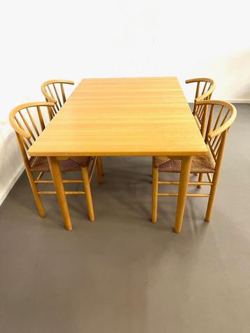 beuken eetkamer tafel met stoelen, Nordisk Denemarken 1990s beschikbaar voor biedingen