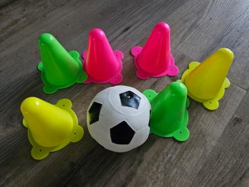 Mini voetbal zacht met 6 pionnetjes dreumes/peuter