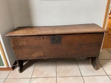 Antieke Engelse Eikenhouten Kist - 18e Eeuw beschikbaar voor biedingen