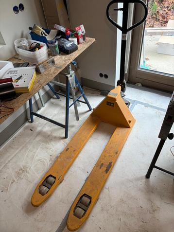 Palletwagen beschikbaar voor biedingen