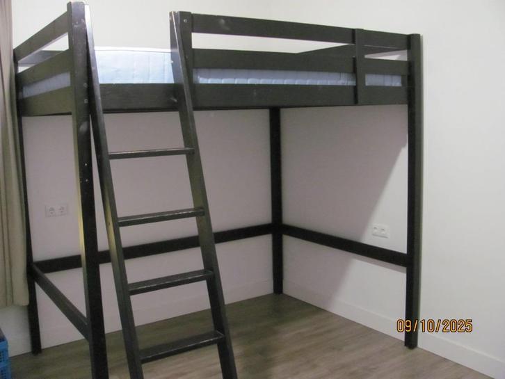 IKEA zwart houten HOOGSLAPER 2-pers. STORNA  met MATRAS IZGS, Huis en Inrichting, Slaapkamer | Stapelbedden en Hoogslapers, Zo goed als nieuw