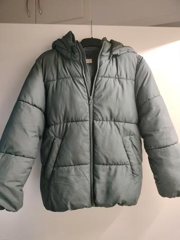 Grijze winterjas maat 134/140 - Zo goed als nieuw! beschikbaar voor biedingen