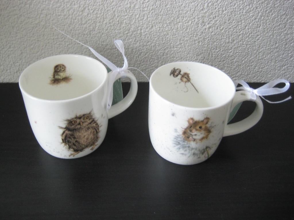 2 Royal Worcester mokken, Huis en Inrichting, Keuken | Servies, Nieuw, Kop(pen) en/of Schotel(s), Overige stijlen, Porselein, Ophalen of Verzenden