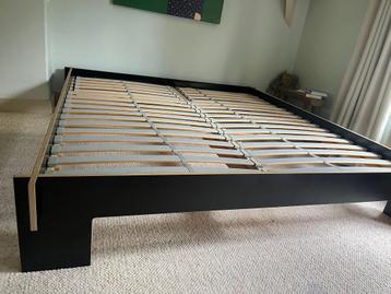 Tweepersoonsbed 180x200 zwart multiplex Nils Holger Moormann beschikbaar voor biedingen