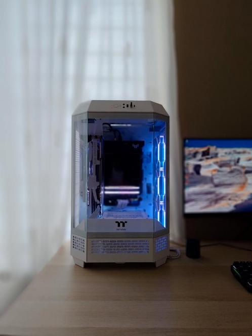 Gaming PC  – Zwart/Wit Custom Build, Computers en Software, Desktop Pc's, Zo goed als nieuw, 4 Ghz of meer, HDD, SSD, 32 GB, Met videokaart