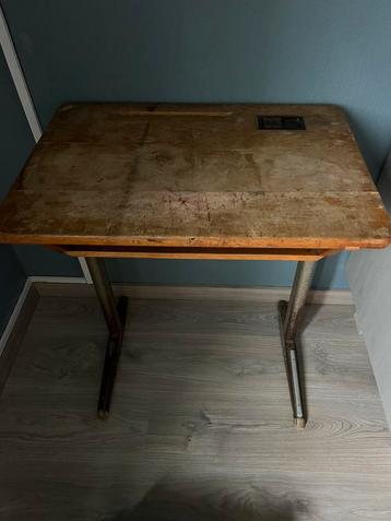 School tafeltje / bureau vintage beschikbaar voor biedingen