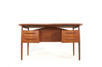 Vintage Deens Tibergaard bureau teak gratis bezorging beschikbaar voor biedingen