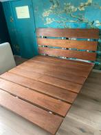 Metalen bedframe met notenhout fineer planken, Huis en Inrichting, Ophalen, Gebruikt, Bruin, Tweepersoons
