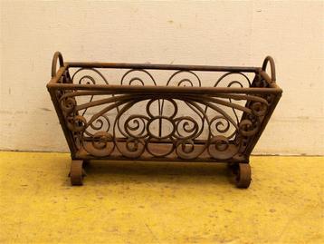 metalen krantenbak/lectuurbak 38074 beschikbaar voor biedingen