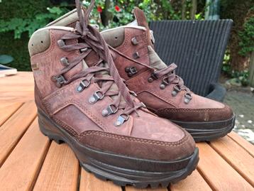 Lowa Gore Tex wandelschoen maat 41.5 leren schoenen beschikbaar voor biedingen