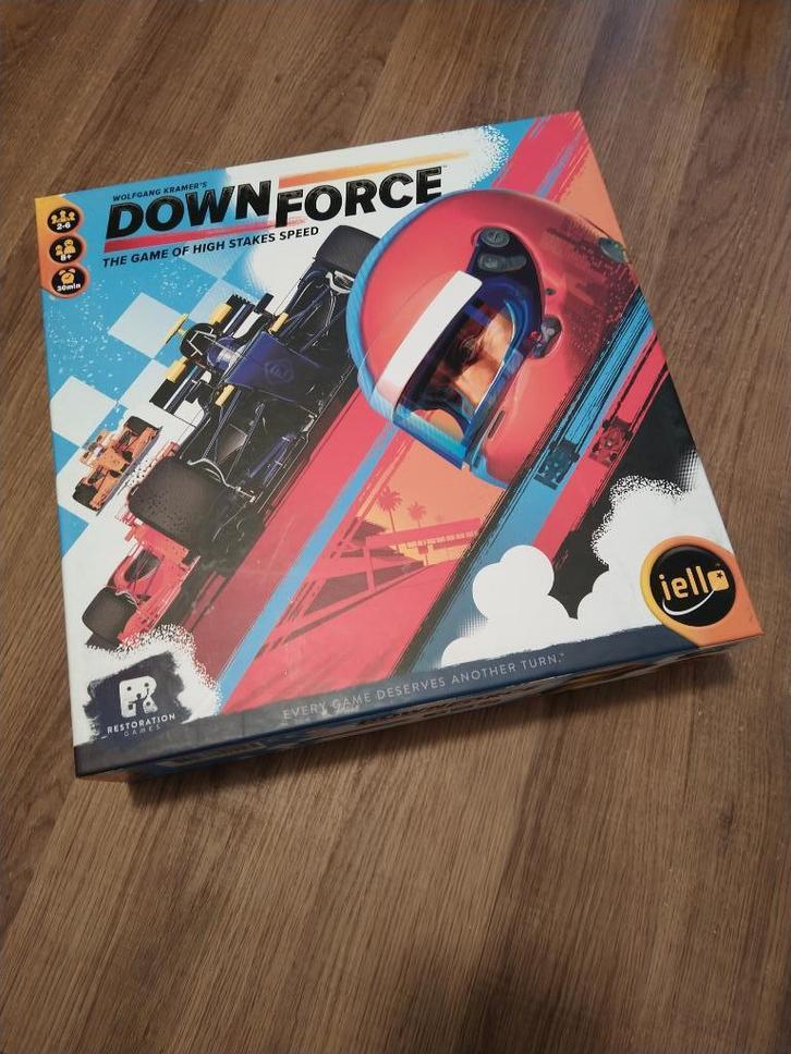 Downforce (2017) + expansion Danger Circuit (2018), Hobby en Vrije tijd, Gezelschapsspellen | Bordspellen, Zo goed als nieuw, Een of twee spelers
